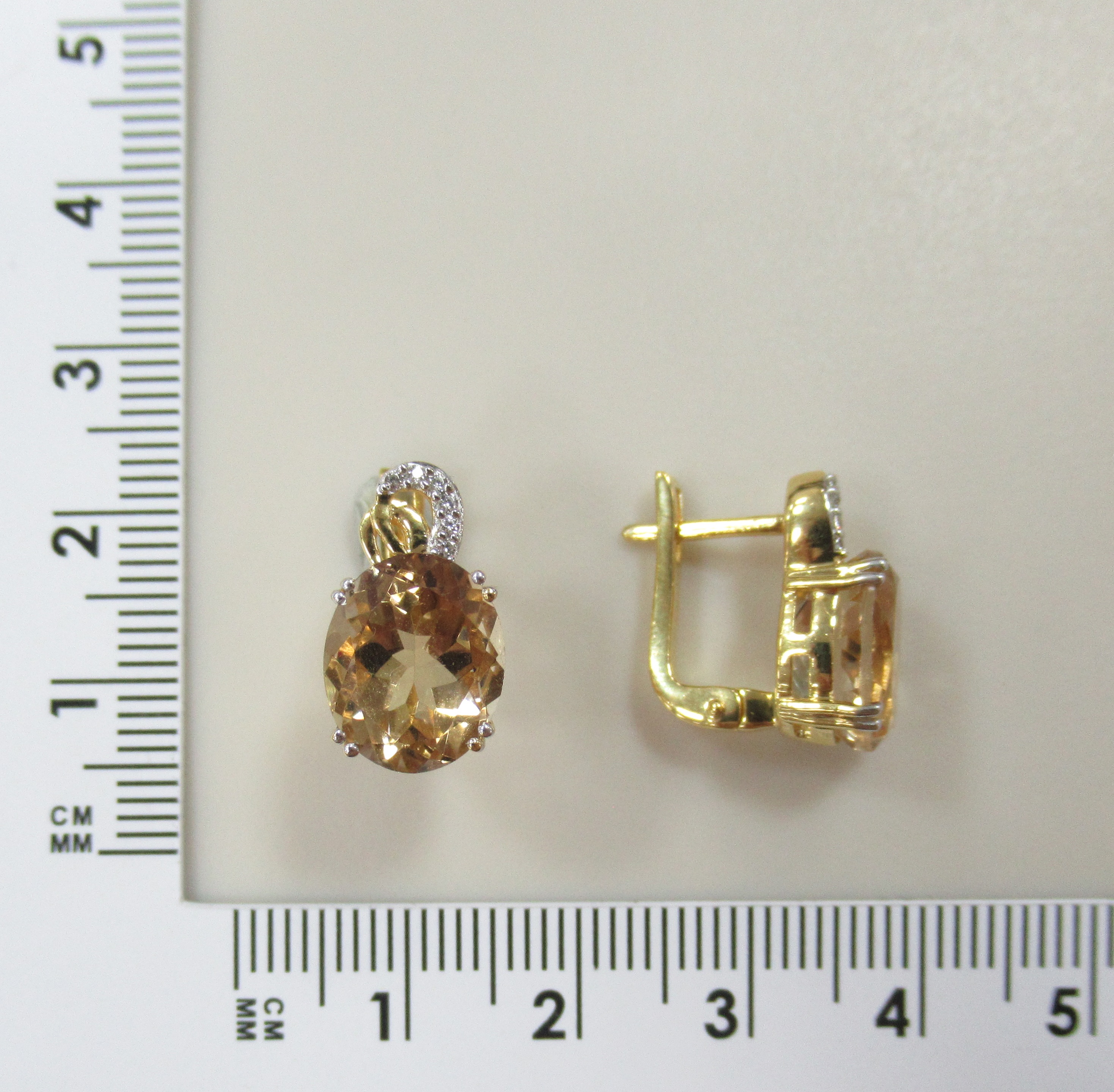 Серебряные серьги с кварцем